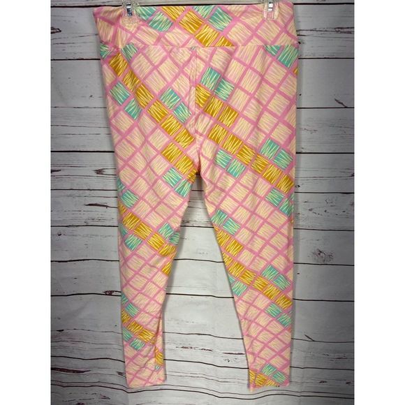 Lularoe Women's LEGGINGS Pink Square Pattern With Wide Waistband COZY Comfortabl - Picture 2 of 6